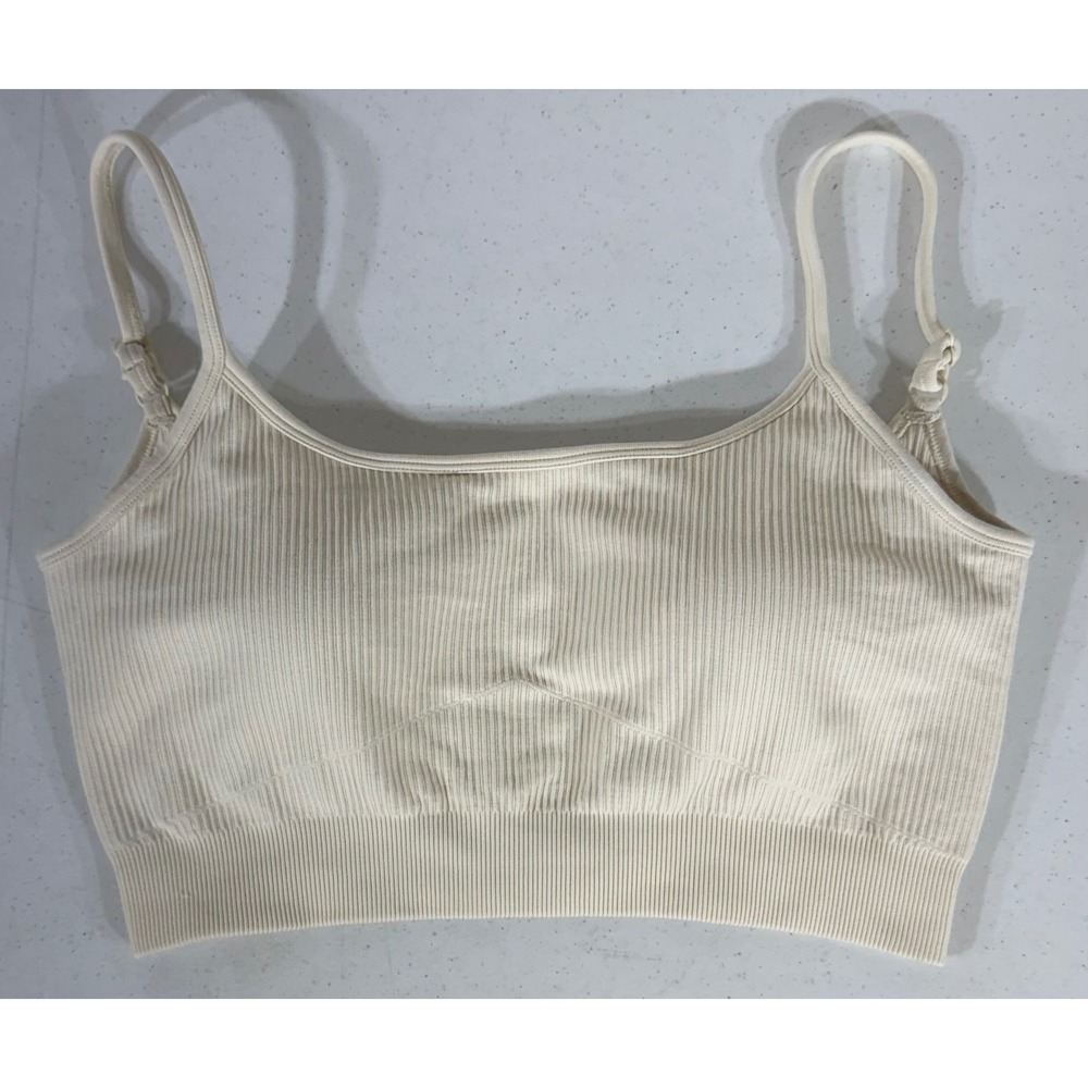 OQQ Ribbed Seamless Sports Bra Medium Cream Adjustable Straps Removable Pads